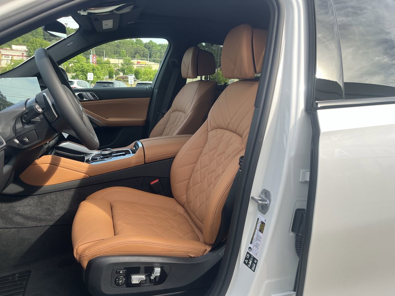 New 2027 Mineral White Metallic BMW xDrive40i image 14