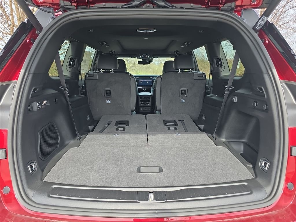 New 2026 Velvet Red Pearl-Coat Exterior Paint Jeep Limited image 13