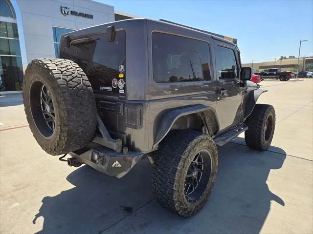 Used 2017 Gray Jeep Sahara image 3