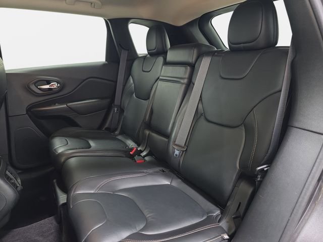 Used 2016 Granite Crystal Metallic Clearcoat Jeep Limited image 13
