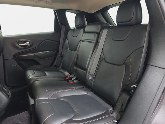 Used 2016 Granite Crystal Metallic Clearcoat Jeep Limited image 13