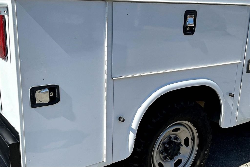 Used 2020 White Ford XL image 24