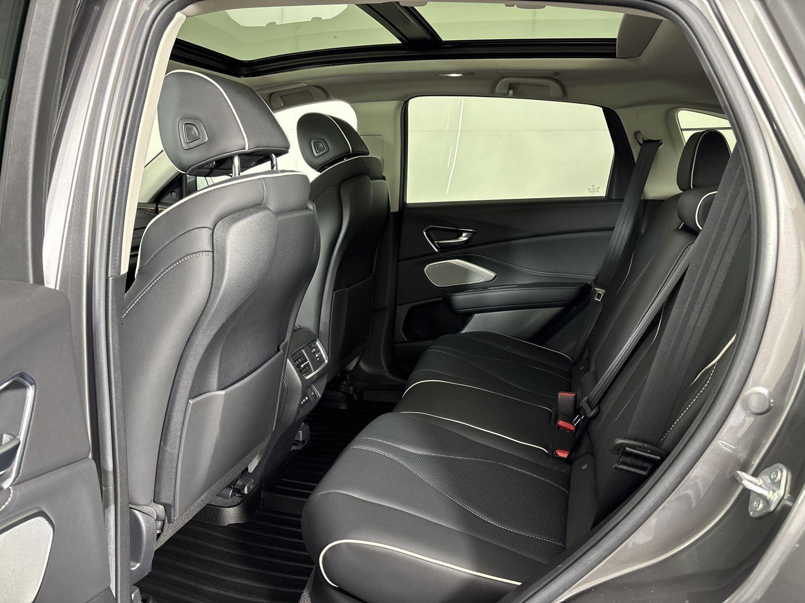 Used 2024 Liquid Carbon Metallic Acura w/Advance Package image 19