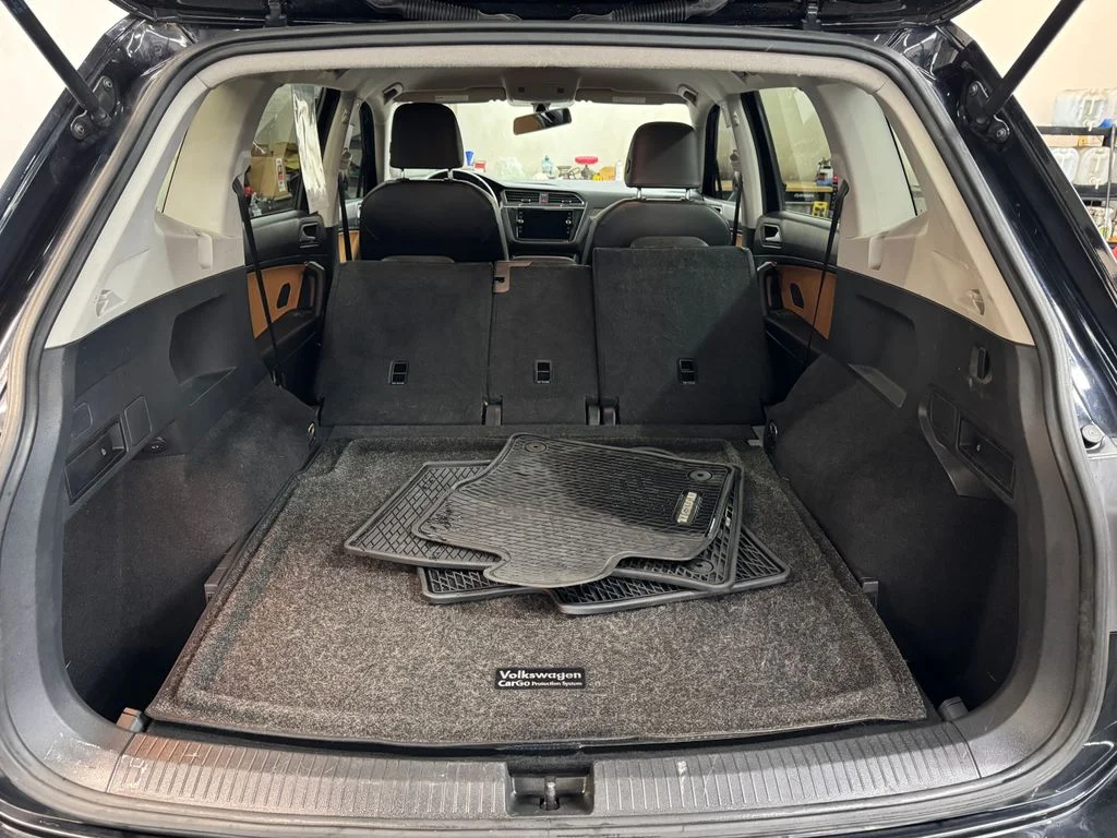 Used 2019 Black Volkswagen 2.0T SE image 7