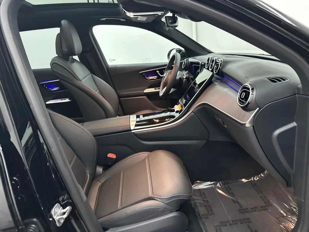 New 2026 Black Mercedes-Benz GLC 300 image 26