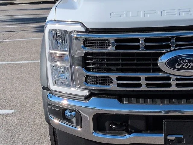 New 2026 Oxford White Ford F-450® XL image 10