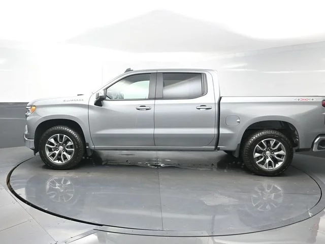 Used 2024 Gray Chevrolet LT image 4