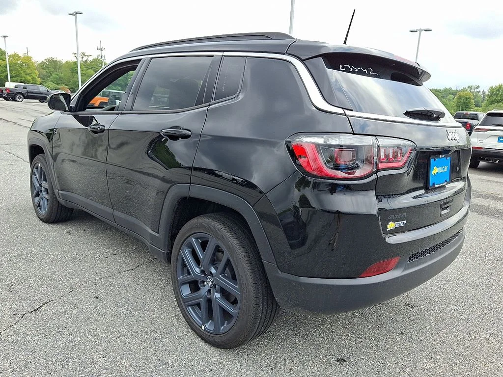 New 2026 Black Jeep  image 3