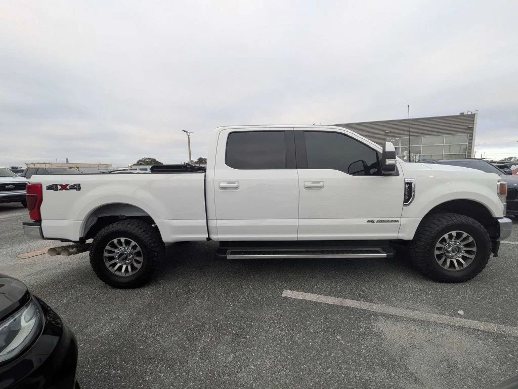 Used 2022 Oxford White Ford Lariat image 2