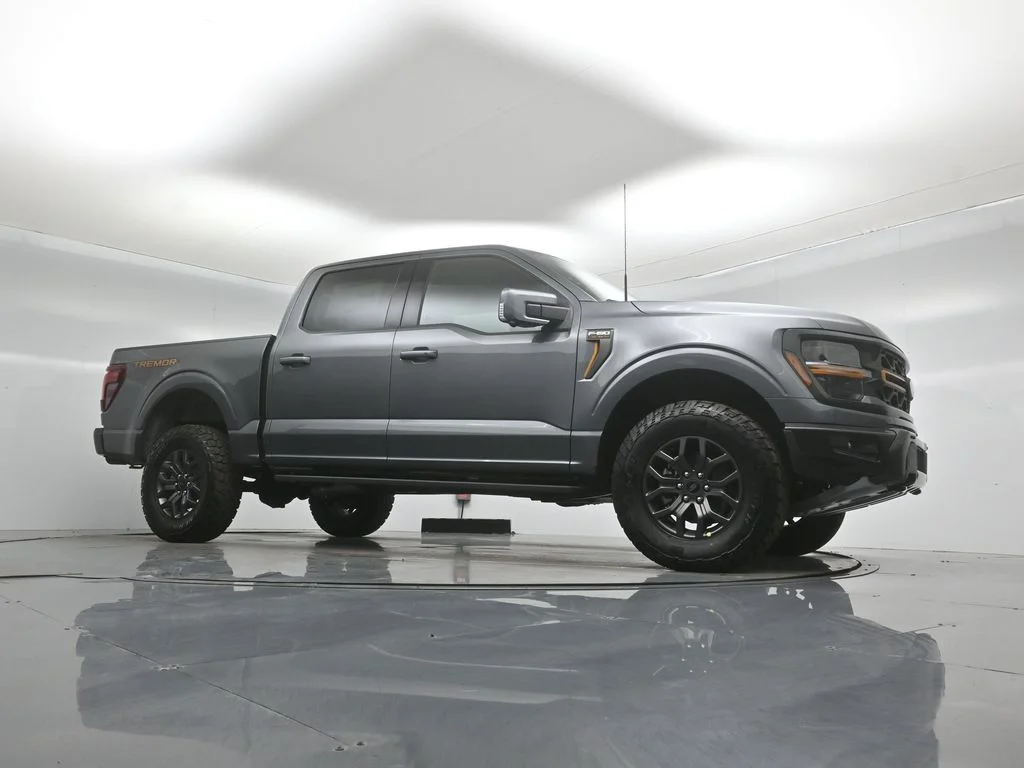 New 2026 Carbonized Gray Metallic Ford Tremor image 3