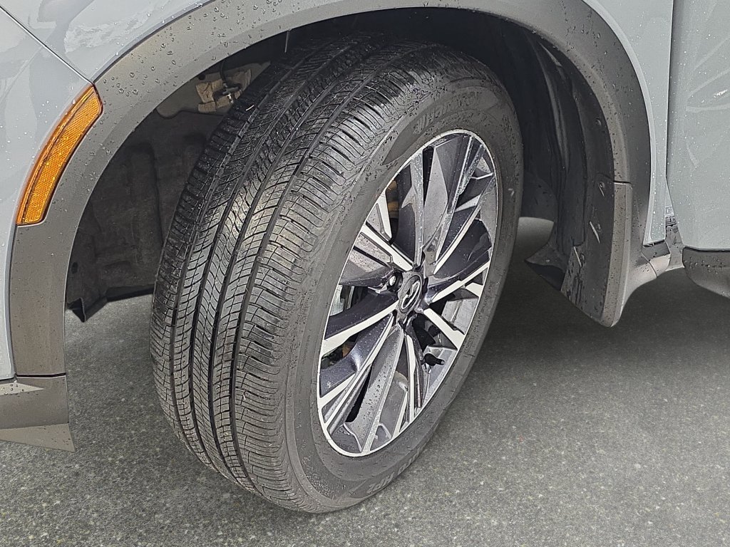 Certified Used 2027 Harbor Gray INFINITI LUXE image 29