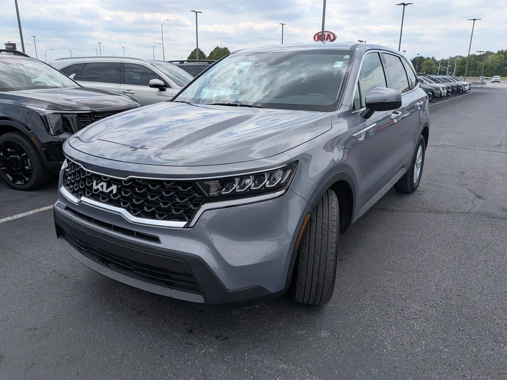 Certified Used 2023 Grey Kia LX image 4