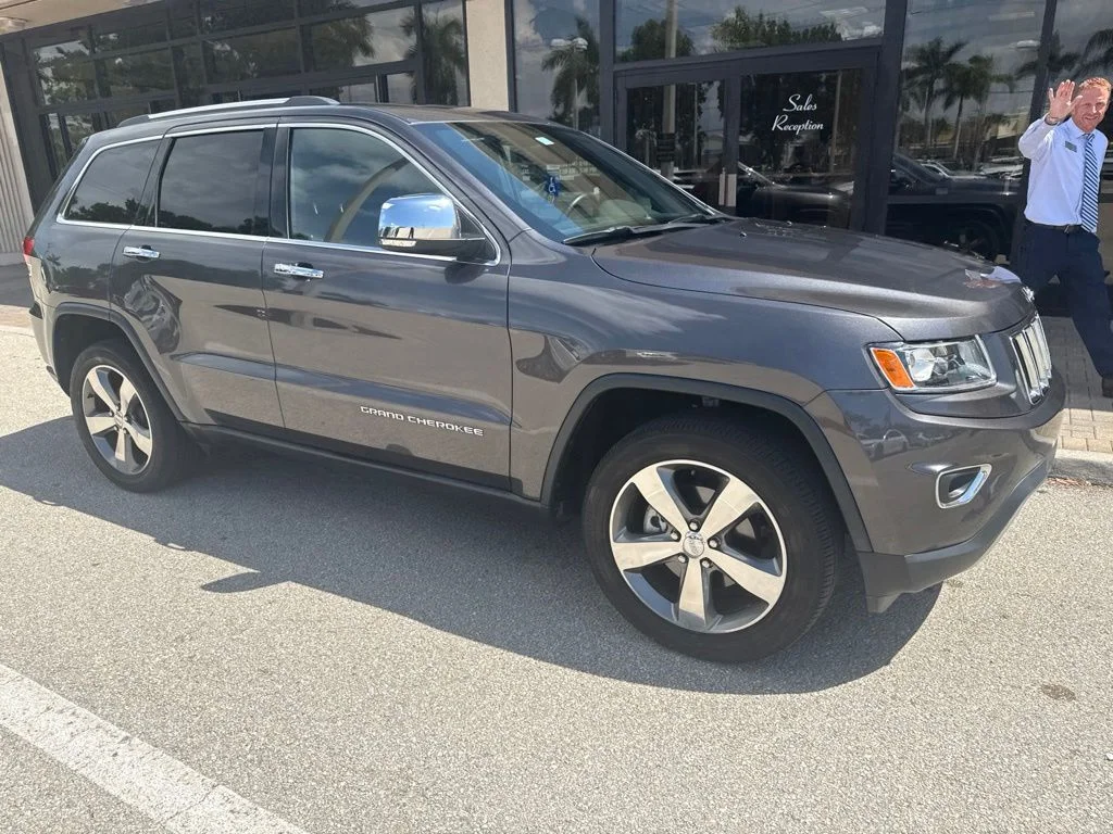 Used 2016 Gray Jeep Limited image 20