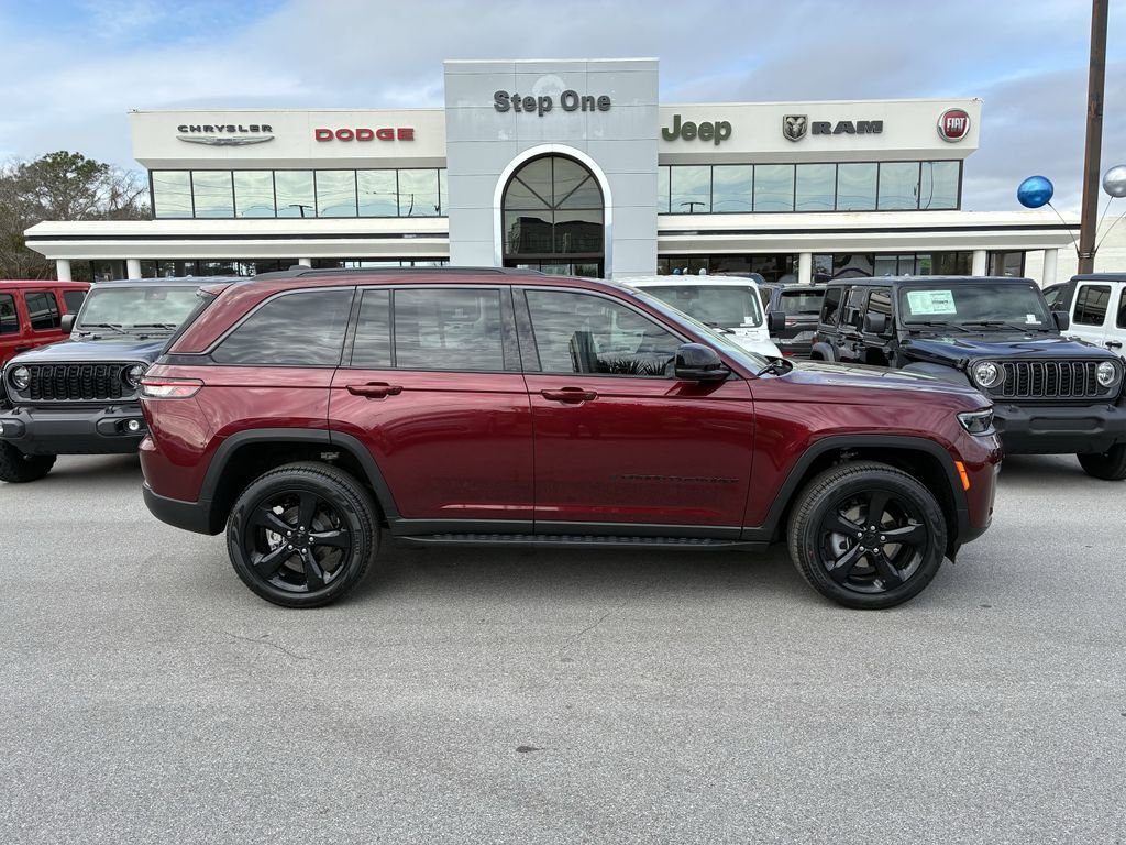 New 2026 Velvet Red Pearl-Coat Exterior Paint Jeep Limited image 4