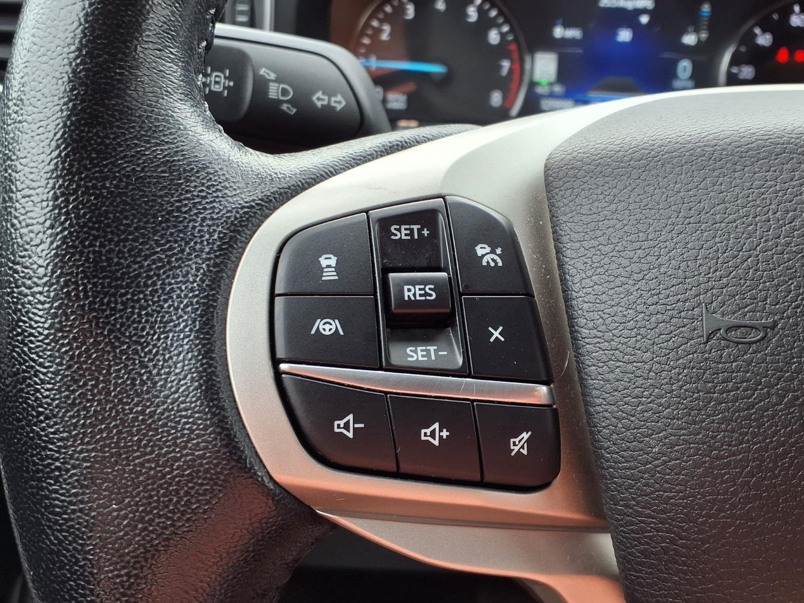 Certified Used 2021 Oxford White Ford Limited image 27