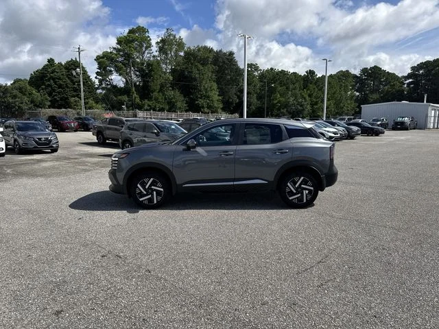 Used 2025 Gray Nissan SV image 8