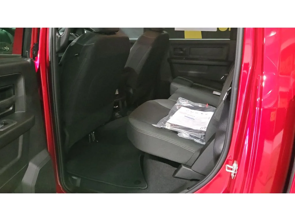 New 2026 Molten Red Pearl-Coat Exterior Paint RAM Tradesman image 14
