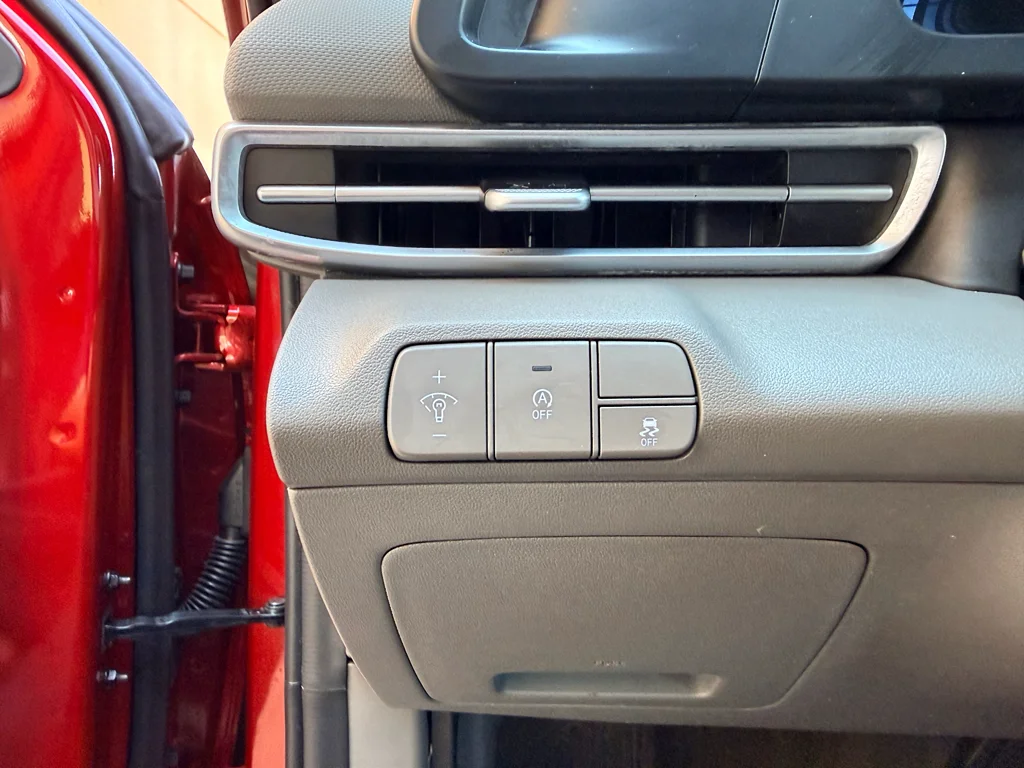 Used 2024 Ultimate Red Hyundai SE image 16