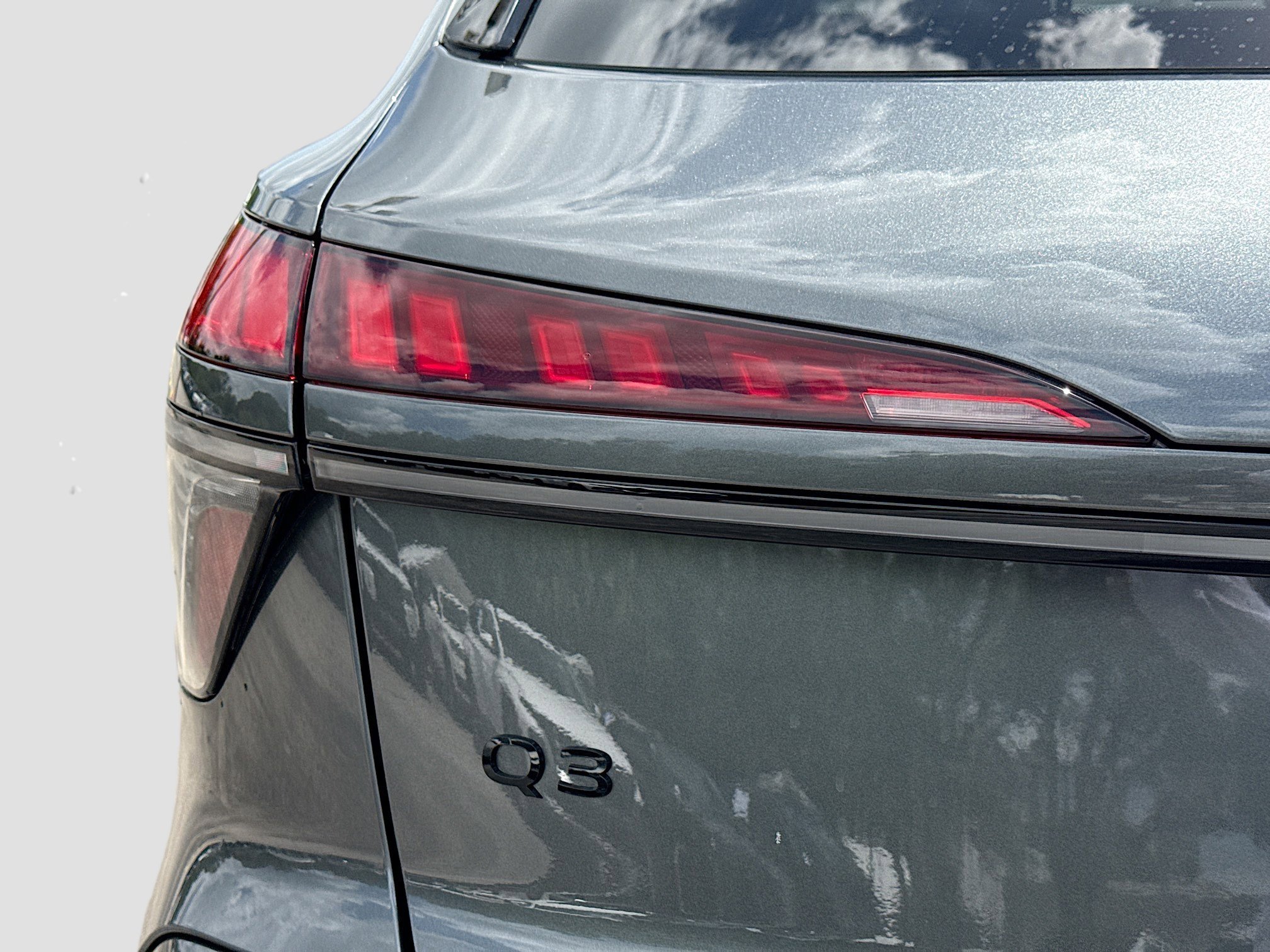 New 2026 Daytona Gray Pearl Effect Audi S line image 10