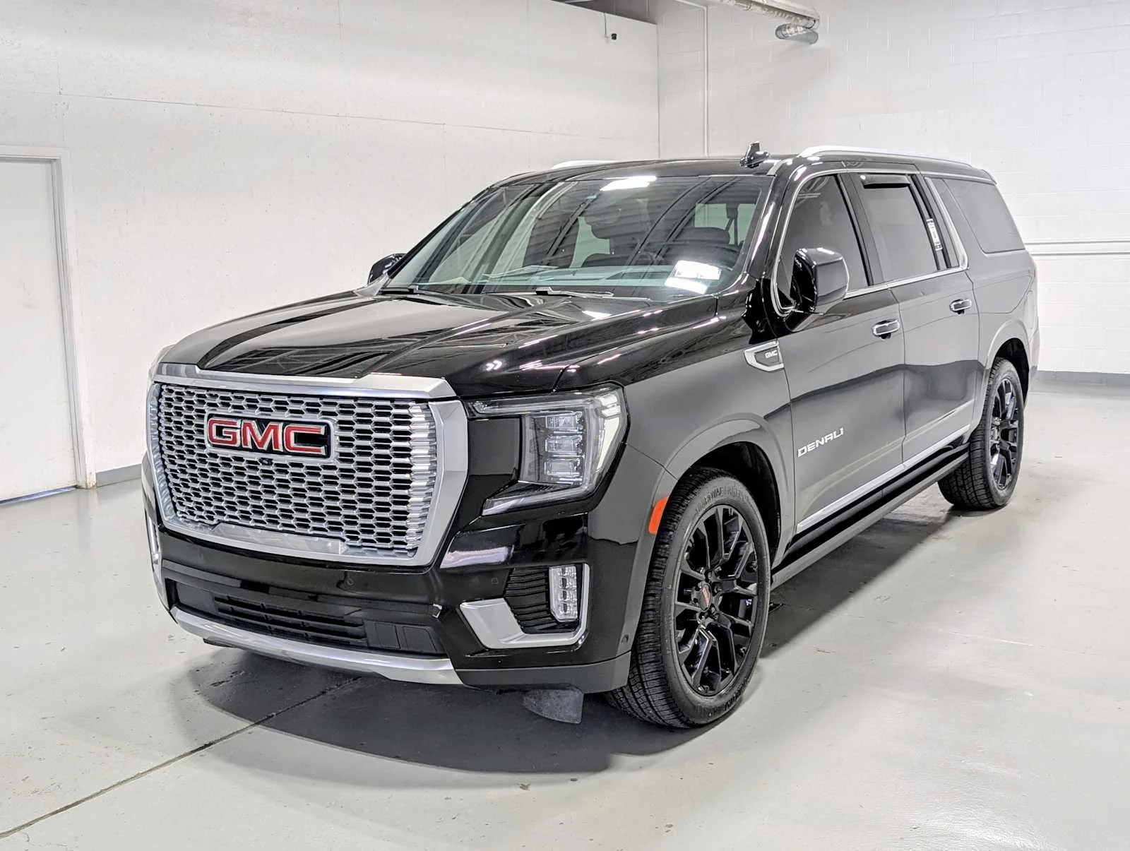 Used 2023 ONYX BLACK GMC Denali image 1