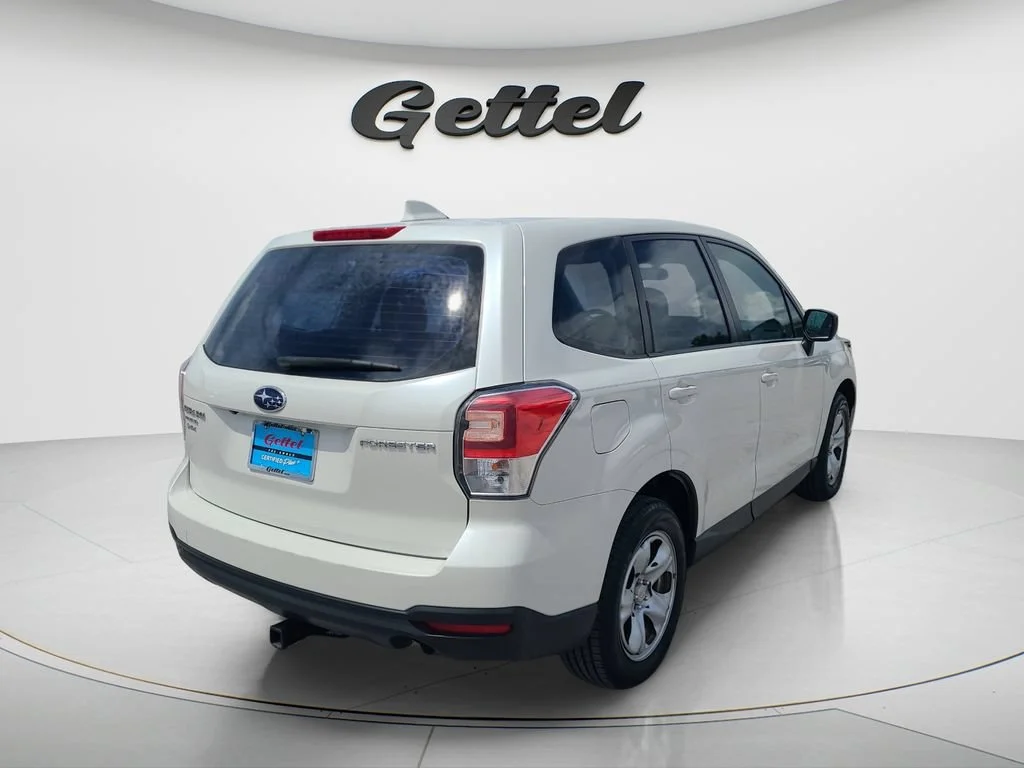Used 2018 White Subaru 2.5i image 5