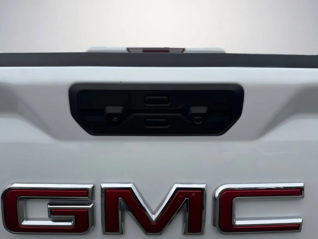 Used 2025 Summit White GMC Elevation image 38