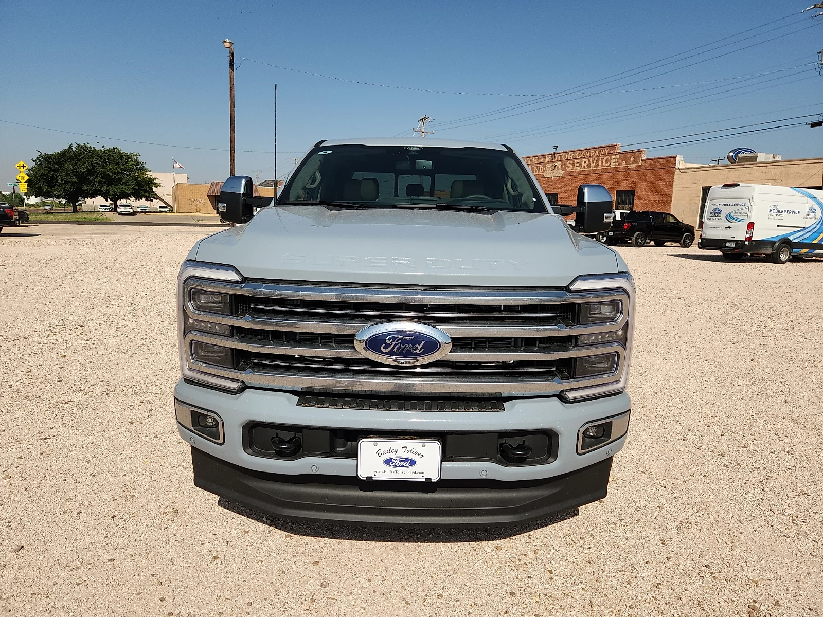 New 2026 Glacier Gray Metallic Tri-Coat Ford Platinum image 2
