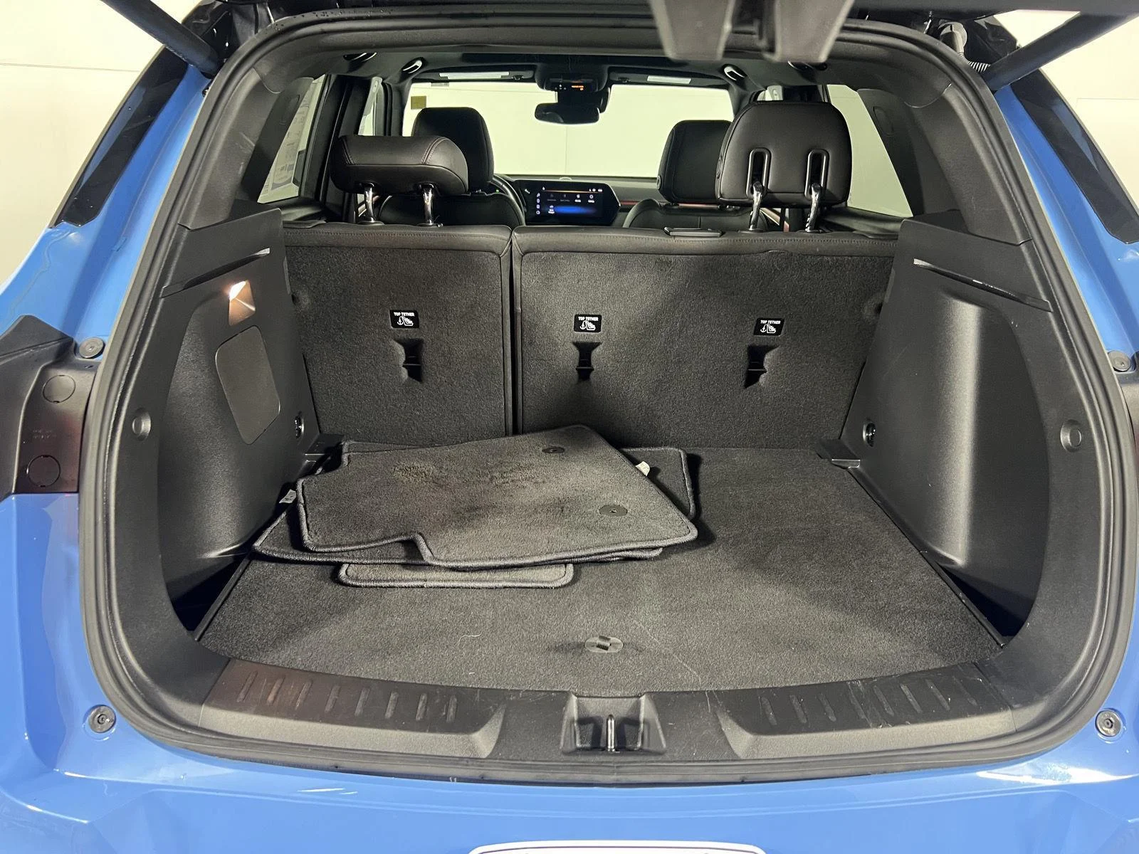 Used 2024 Fountain Blue Chevrolet RS image 9