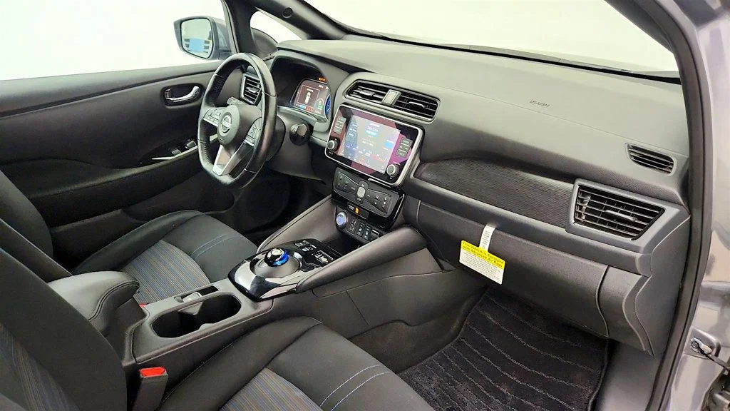 Used 2023 Gun Metallic Nissan SV PLUS Hatchback image 23