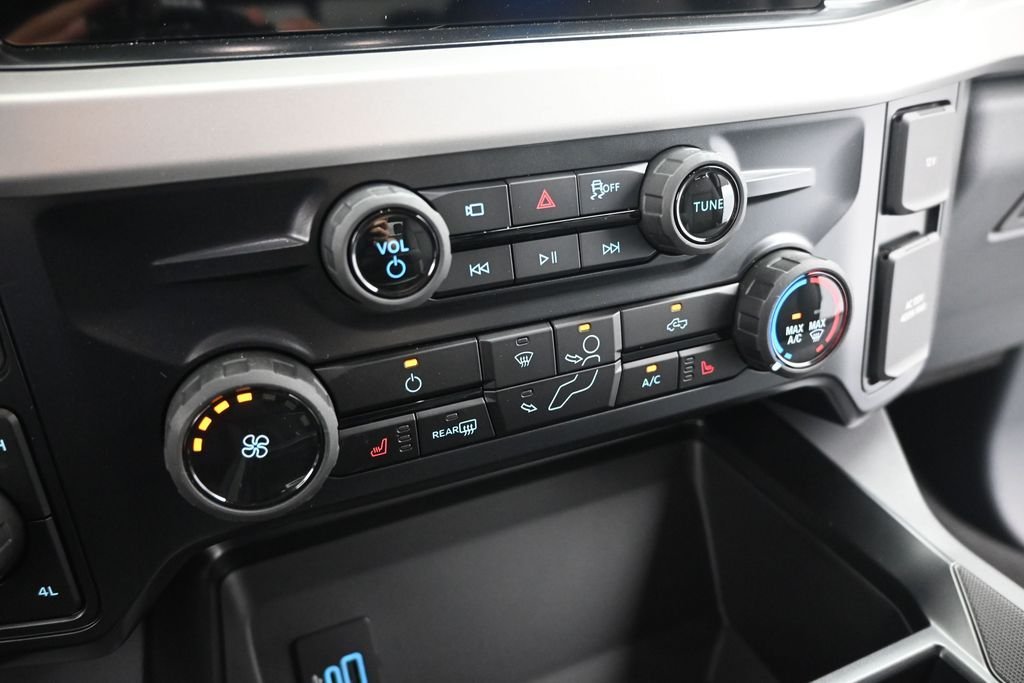 New 2026 Oxford White Ford XLT image 16