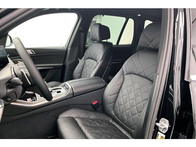 New 2026 Black Sapphire Metallic BMW xDrive40i image 5