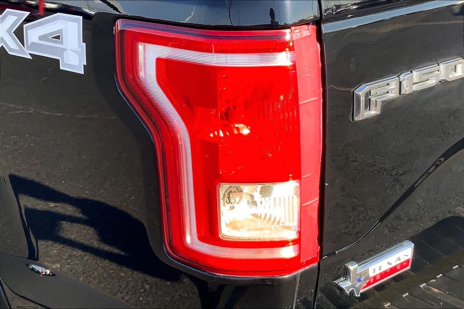 Used 2017 Shadow Black Ford XLT image 29