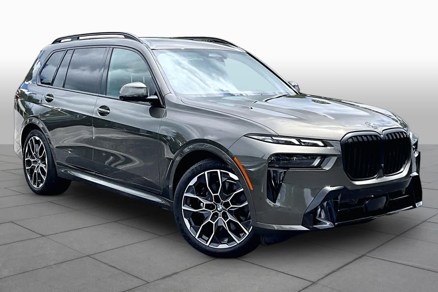 Certified Used 2025 Manhattan Green Metallic BMW xDrive40i image 3