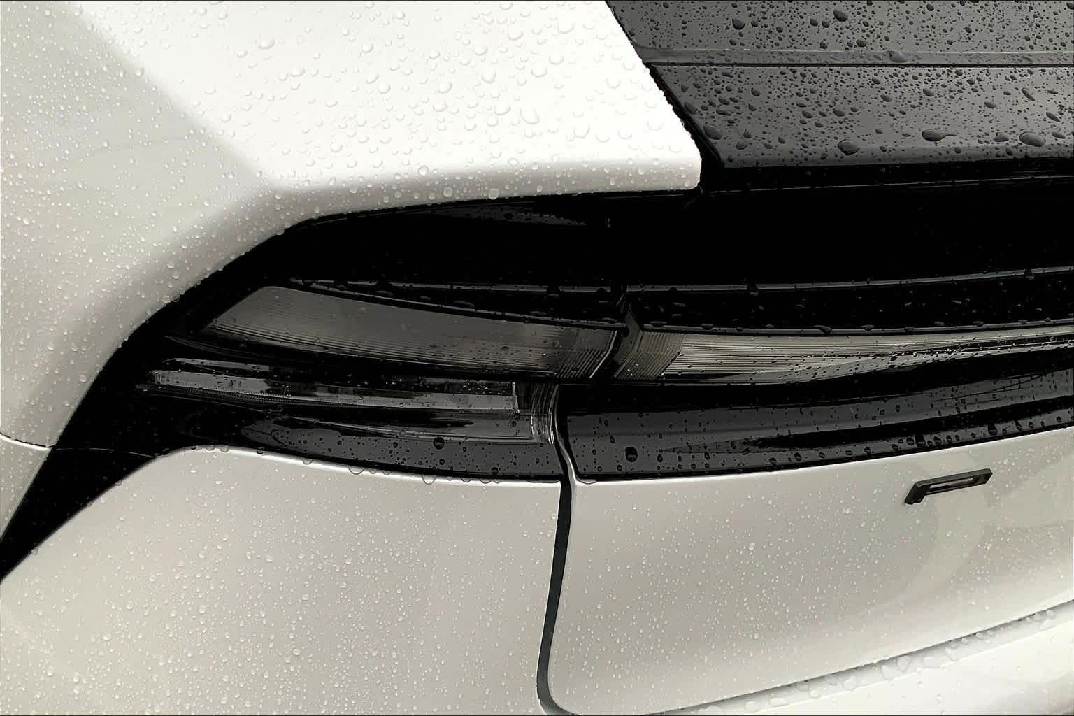 2026 Toyota Prius Plug-in Hybrid SE - Photo 14