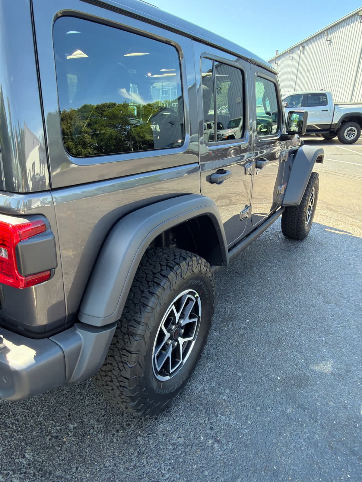New 2026 Granite Crystal Metallic Clearcoat Jeep Rubicon image 21