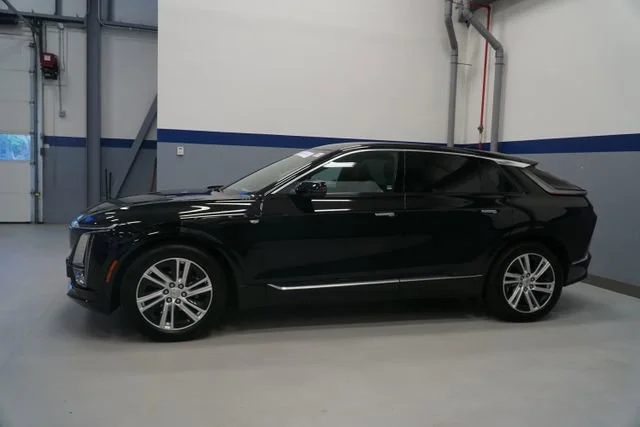 Certified 2024 Cadillac LYRIQ Tech with VIN 1GYKPMRL8RZ121208 for sale in White Plains, NY