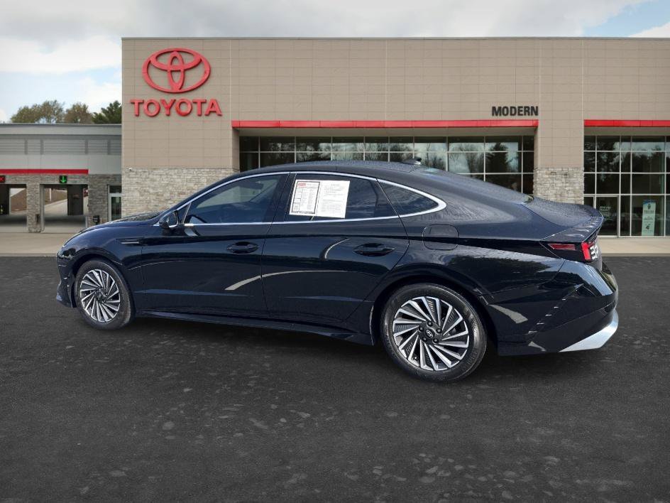 Used 2025 Abyss Black Hyundai SEL image 5