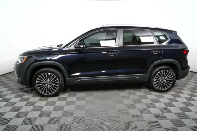 New 2026 Deep Black Pearl Volkswagen SE image 29