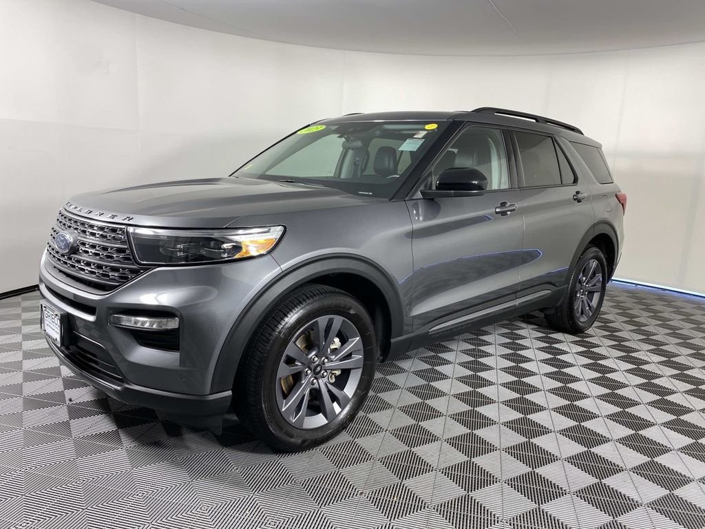 Used 2023 Gray Ford XLT image 4