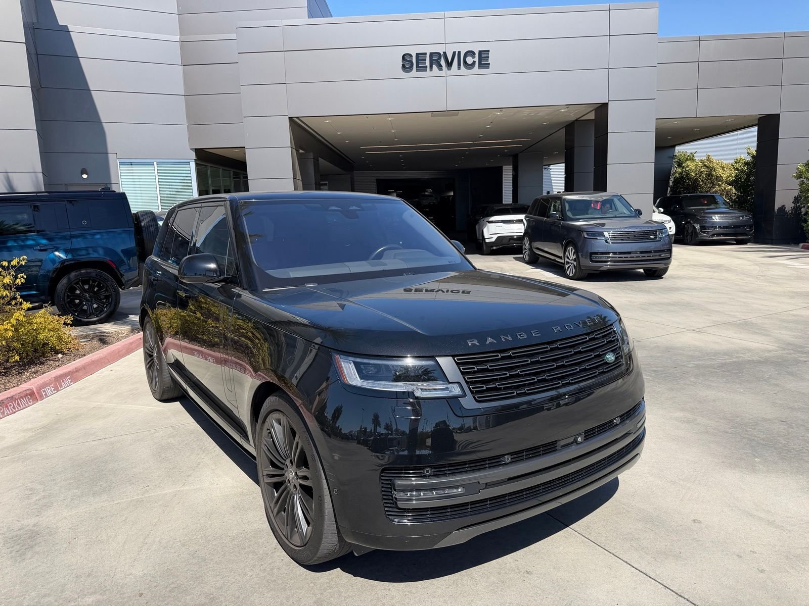 Certified Used 2023 Black Land Rover SE image 3