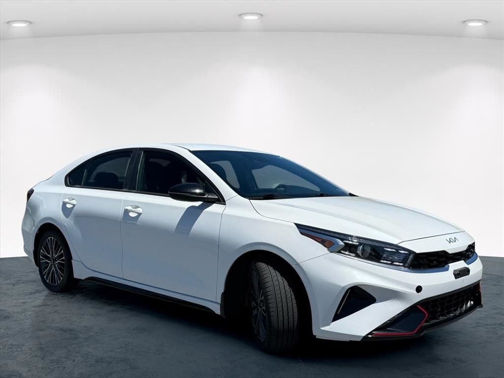Used 2023 White Kia GT-Line image 13