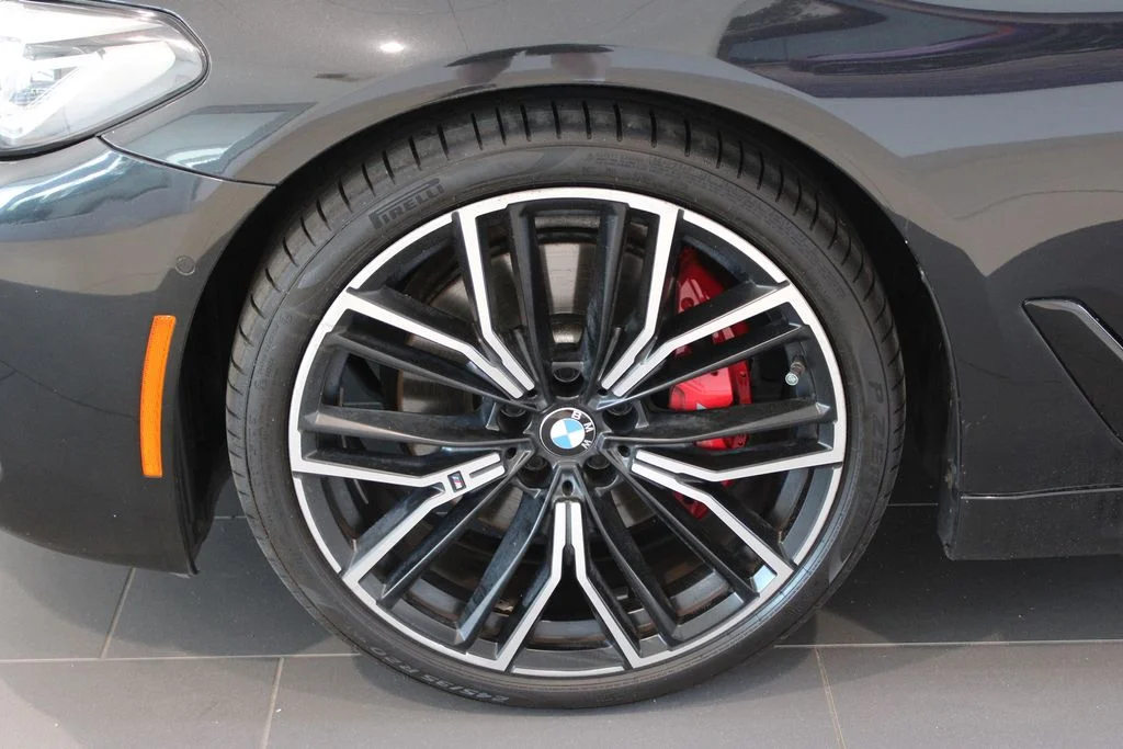 Used 2021 Black Sapphire Metallic BMW 530i image 26
