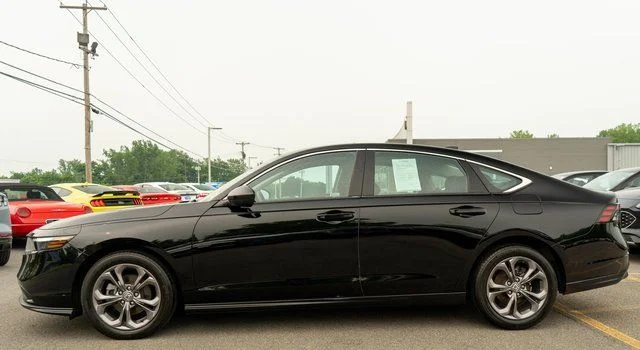 Used 2023 Black Honda EX image 9
