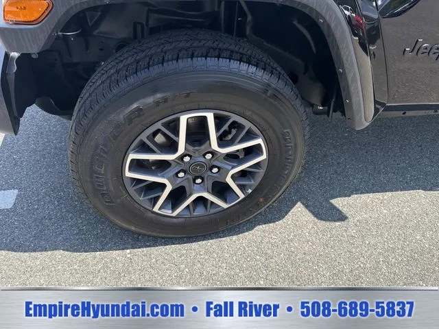 Used 2025 Black Jeep Sahara image 10