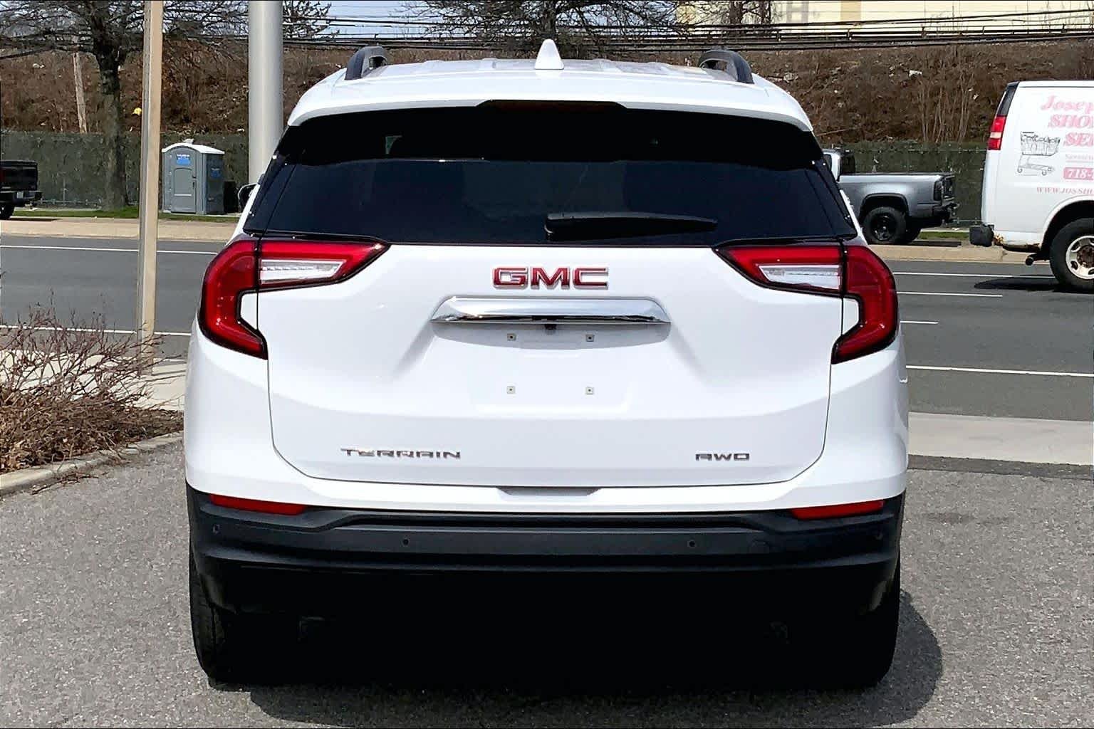 Pre-Owned 2023 GMC Terrain SLE