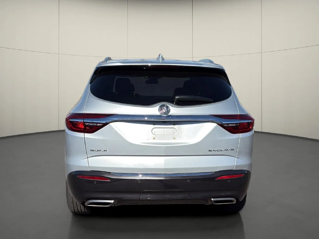 Used 2018 Silver Buick Essence image 6