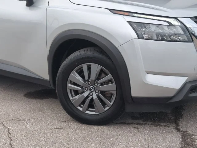Used 2025 Silver Nissan SV image 2