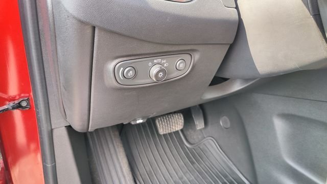 Used 2023 Red Chevrolet Premier image 14