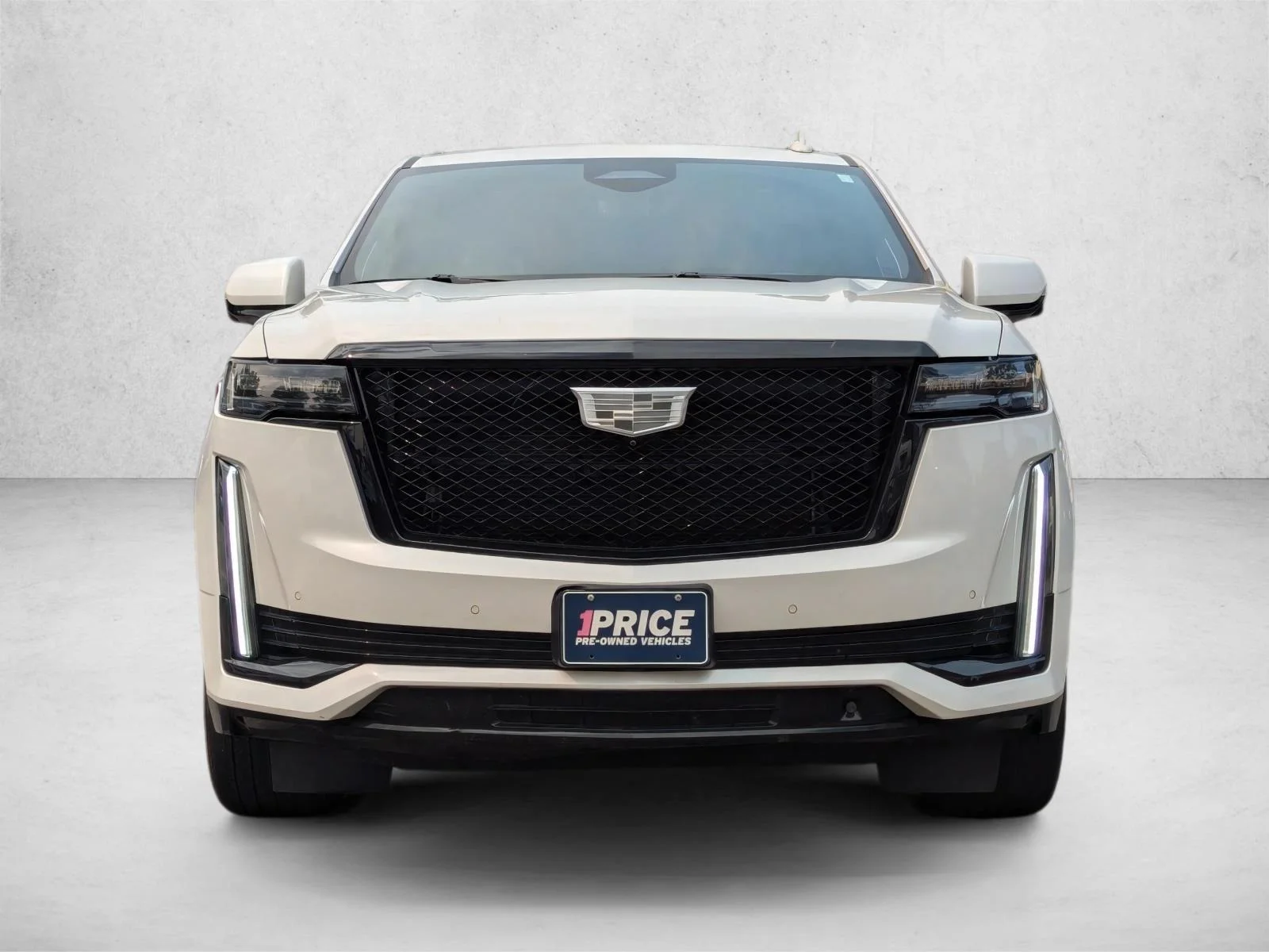 Used 2021 Crystal White Tricoat Cadillac Sport Platinum image 2