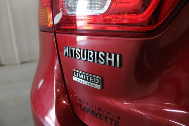 Used 2013  Mitsubishi LE image 29